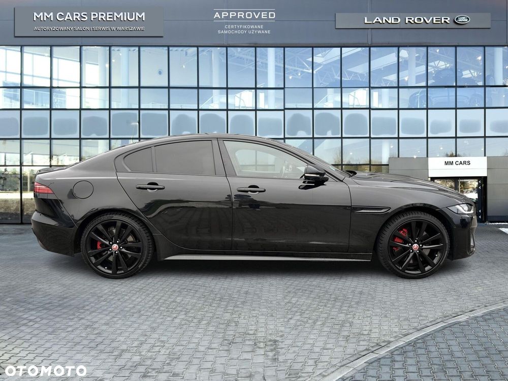 Jaguar XE - 7