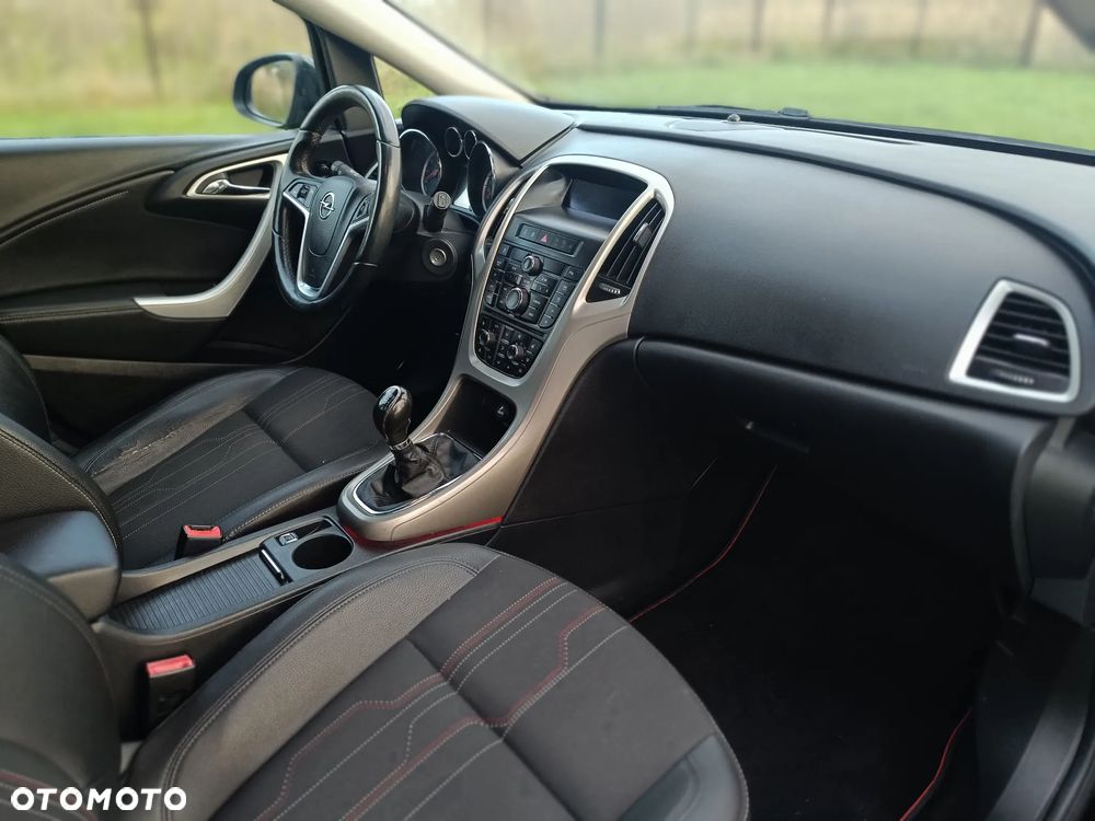 Opel Astra IV 1.4 T Cosmo - 11