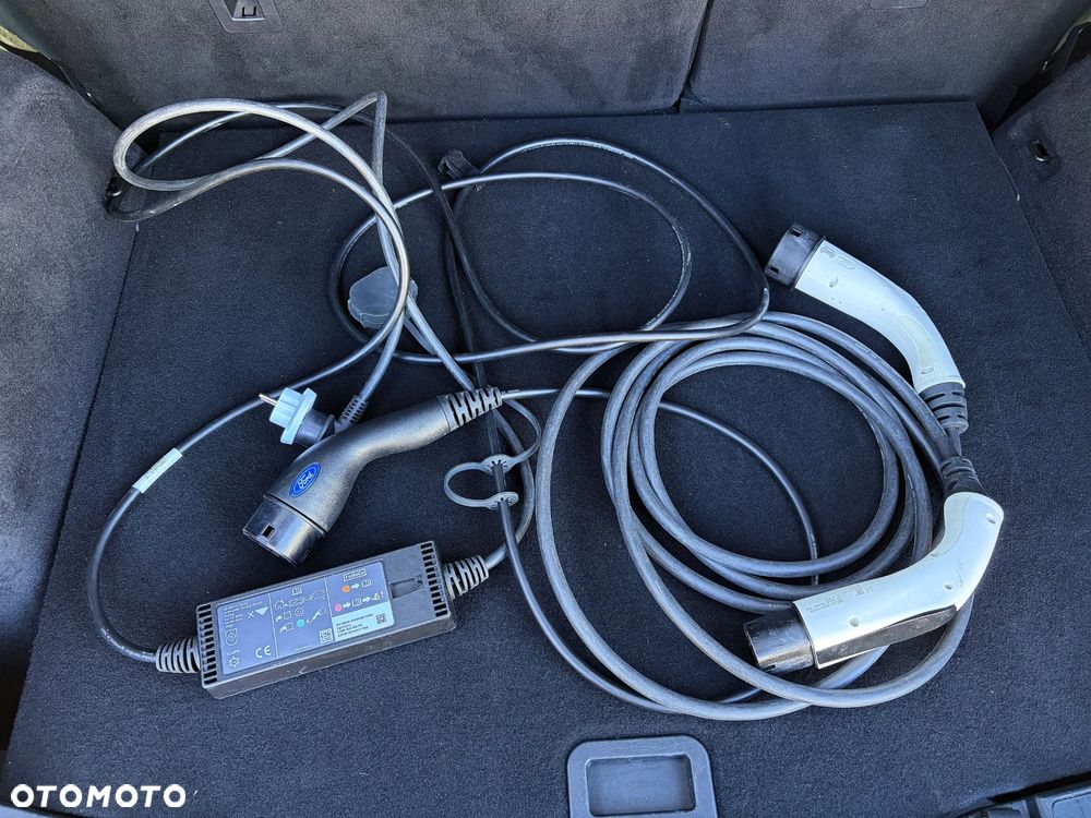 Ford Kuga 2.5P PHEV FWD ST-Line - 39