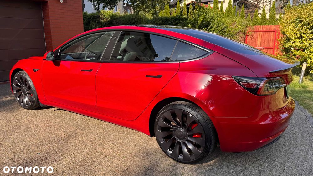 Tesla Model 3 - 4