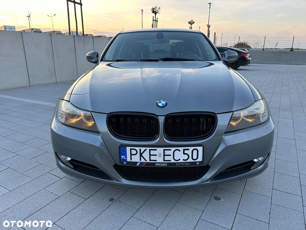 BMW Seria 3 320d DPF Edition Sport - 8