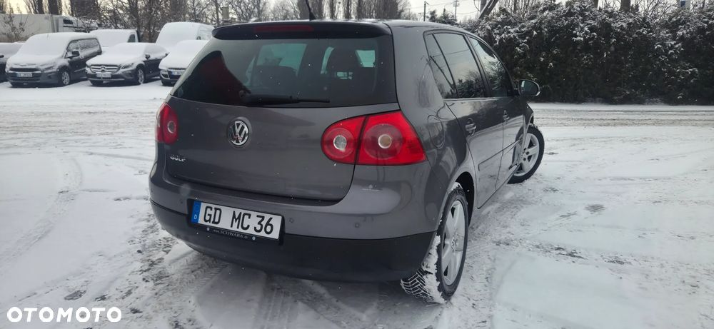 Volkswagen Golf - 11