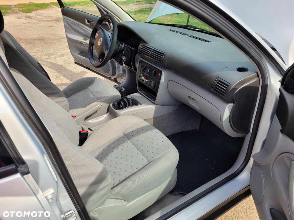 Volkswagen Passat 1.9 TDI Comfortline - 7