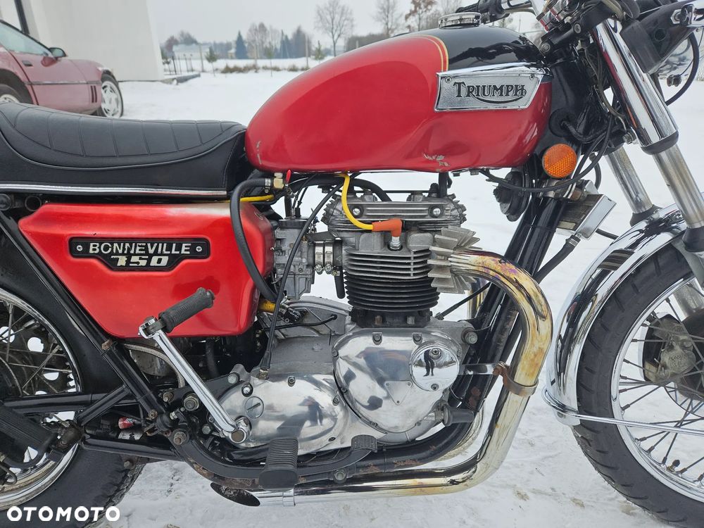 Triumph Bonneville - 9