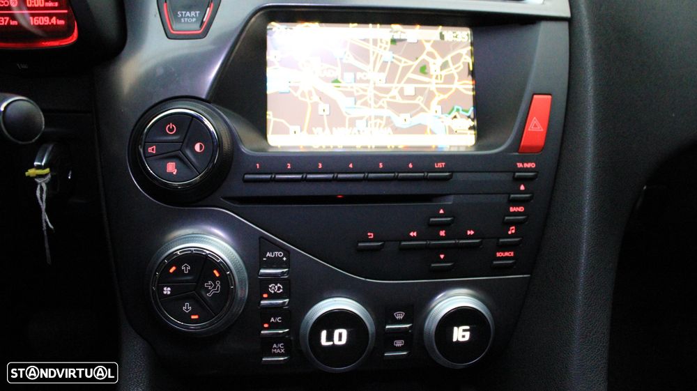 Citroën DS5 e-HDi 115 EGS6 SoChic - 36
