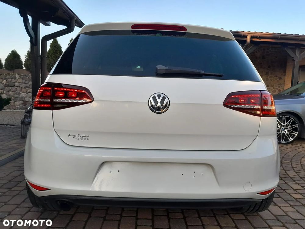 Volkswagen Golf - 17