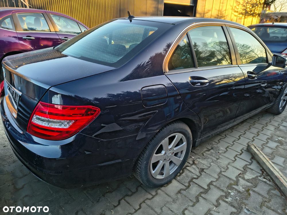 Mercedes-Benz Klasa C 180 CGI BlueEFFICIENCY - 2