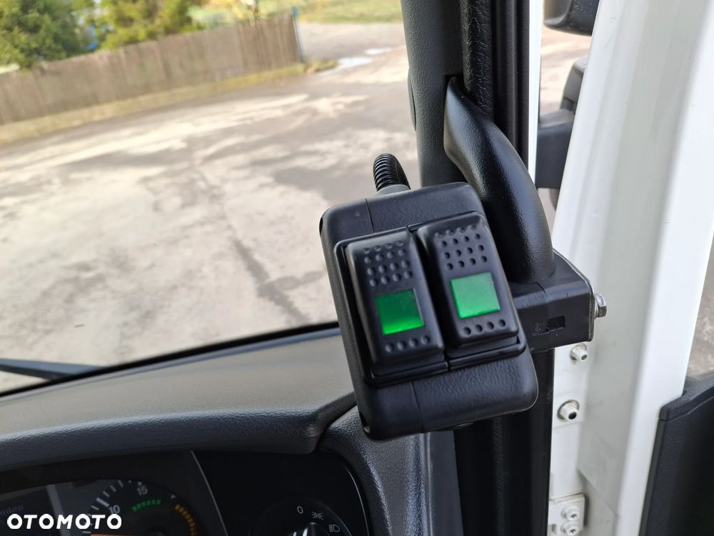 Mercedes-Benz Atego 1524 Zamiatarka BUCHER CityFant 60 2 Silniki Tylna Oś Na Poduszkach Zamiatarka Uliczna Sprzątanie Zamiatanie - 24