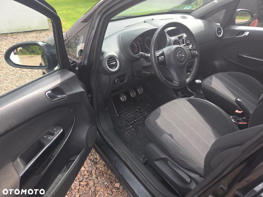 Opel Corsa 1.2 16V Cosmo - 3