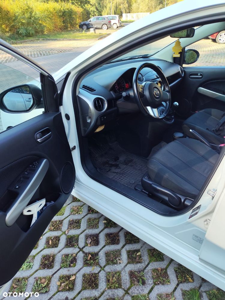 Mazda 2 - 6