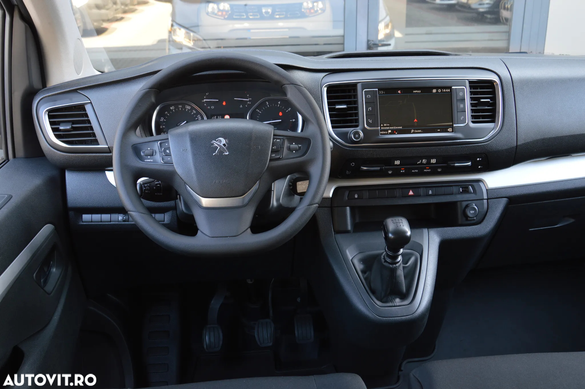 Peugeot Traveller L3H1 1.6 BlueHDI 115 S&S Combispace - 20