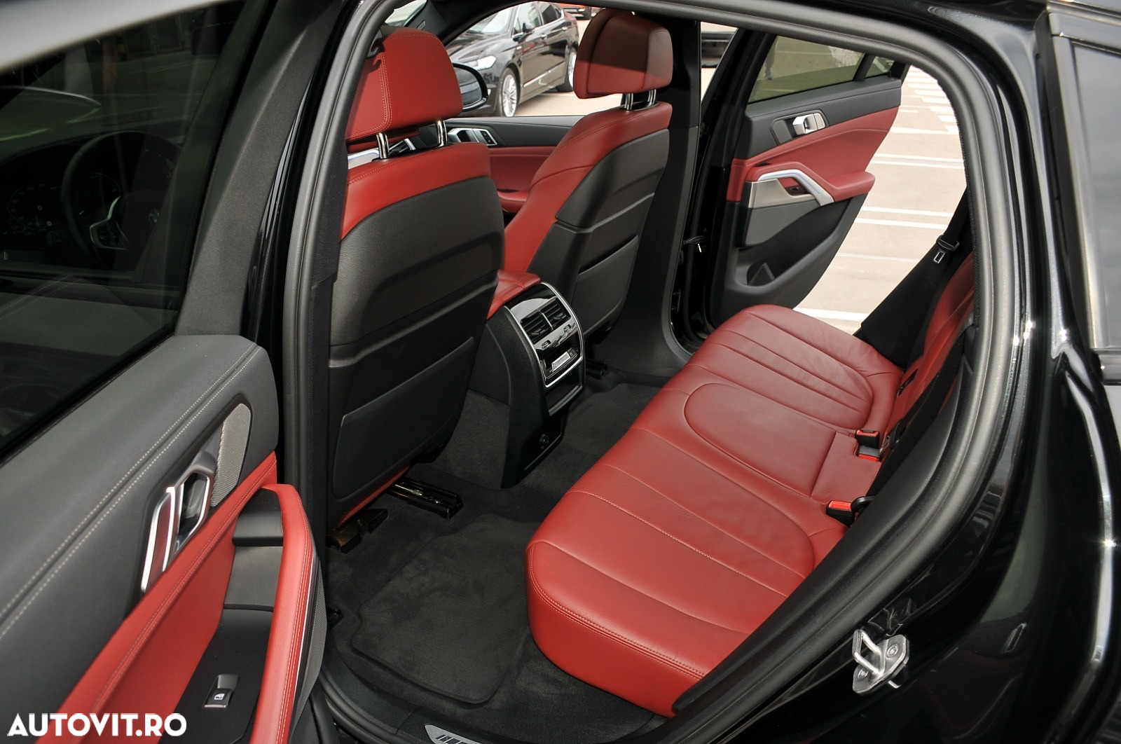 BMW X6 M M50i - 10