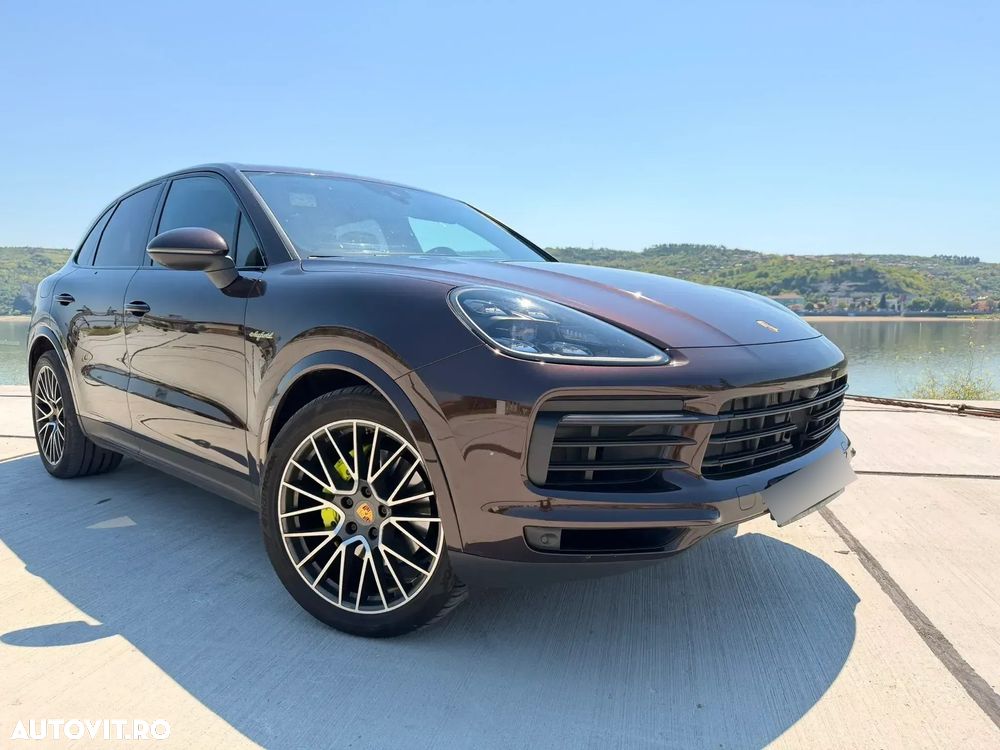 Porsche Cayenne - 1
