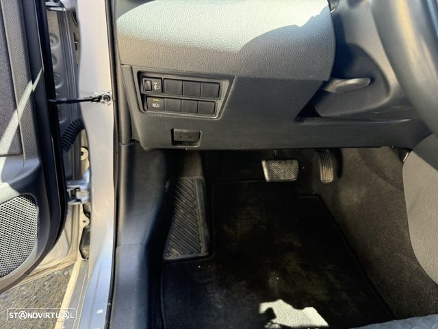 Toyota Yaris 1.5 HDF Exclusive - 9