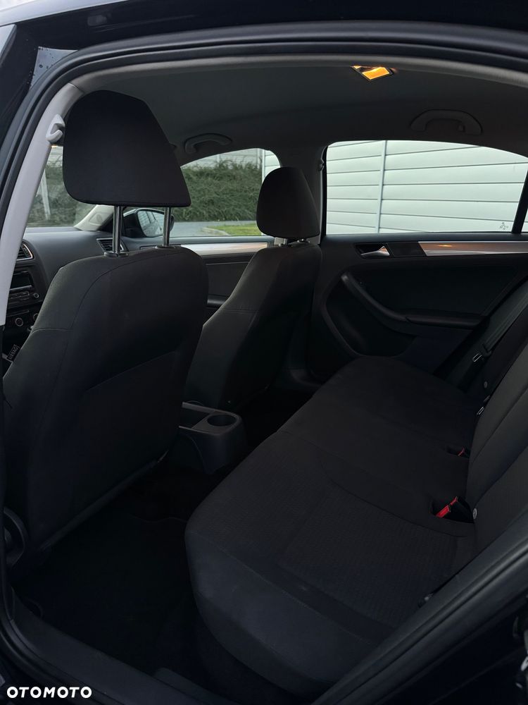 Volkswagen Jetta 2.0 TDI DPF BMT Trendline - 16