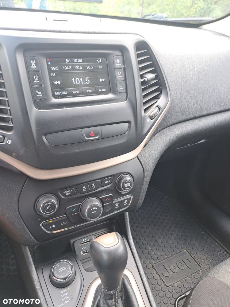 Jeep Cherokee - 9
