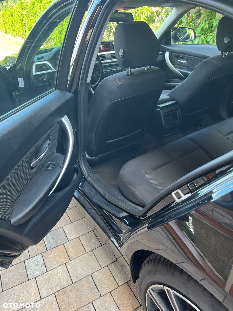 BMW Seria 3 316i - 22