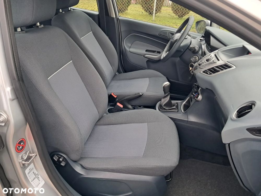 Ford Fiesta 1.25 Champions Edition - 19