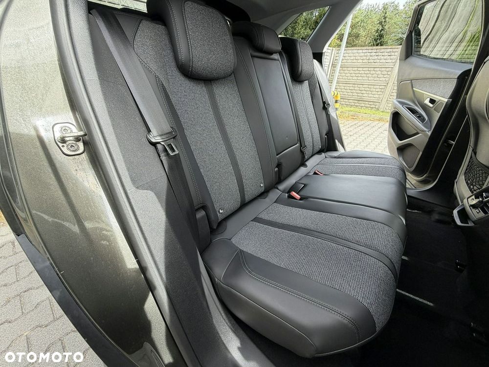 Peugeot 3008 1.6 BlueHDi Allure S&S - 27