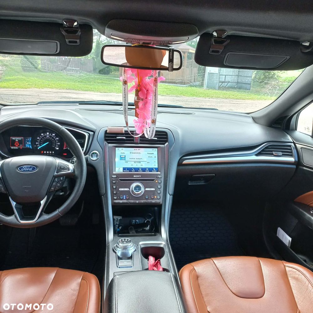 Ford Fusion - 13