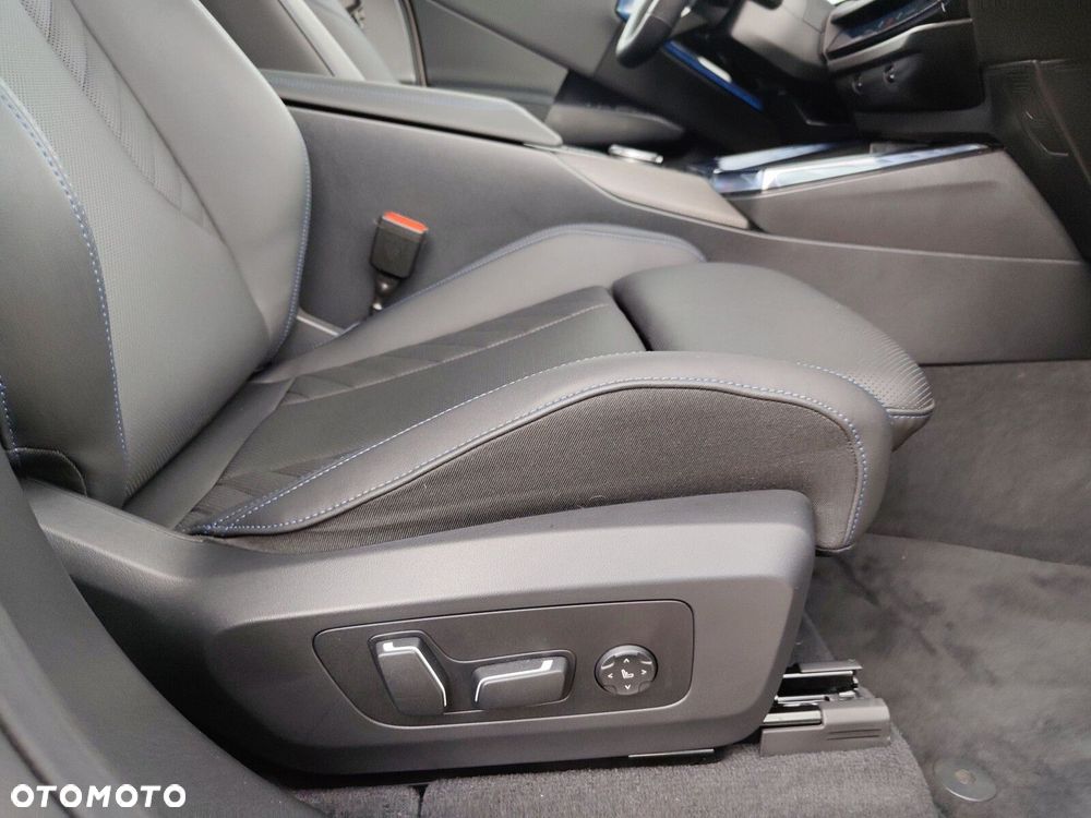 BMW X3 xDrive20 mHEV - 28