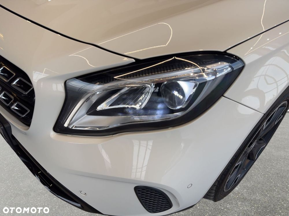 Mercedes-Benz GLA - 10