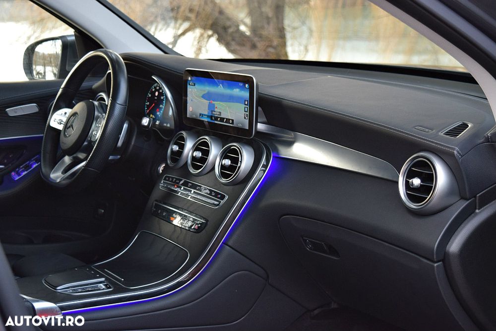 Mercedes-Benz GLC 300 e 4Matic 9G-TRONIC AMG Line Plus - 16