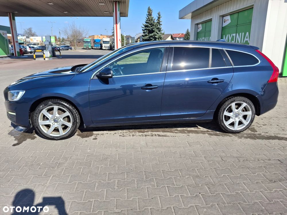 Volvo V60 D2 Momentum - 9