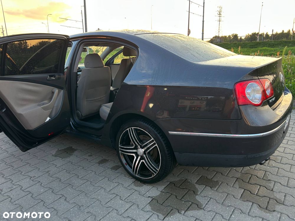 Volkswagen Passat 1.9 TDI Comfortline - 7