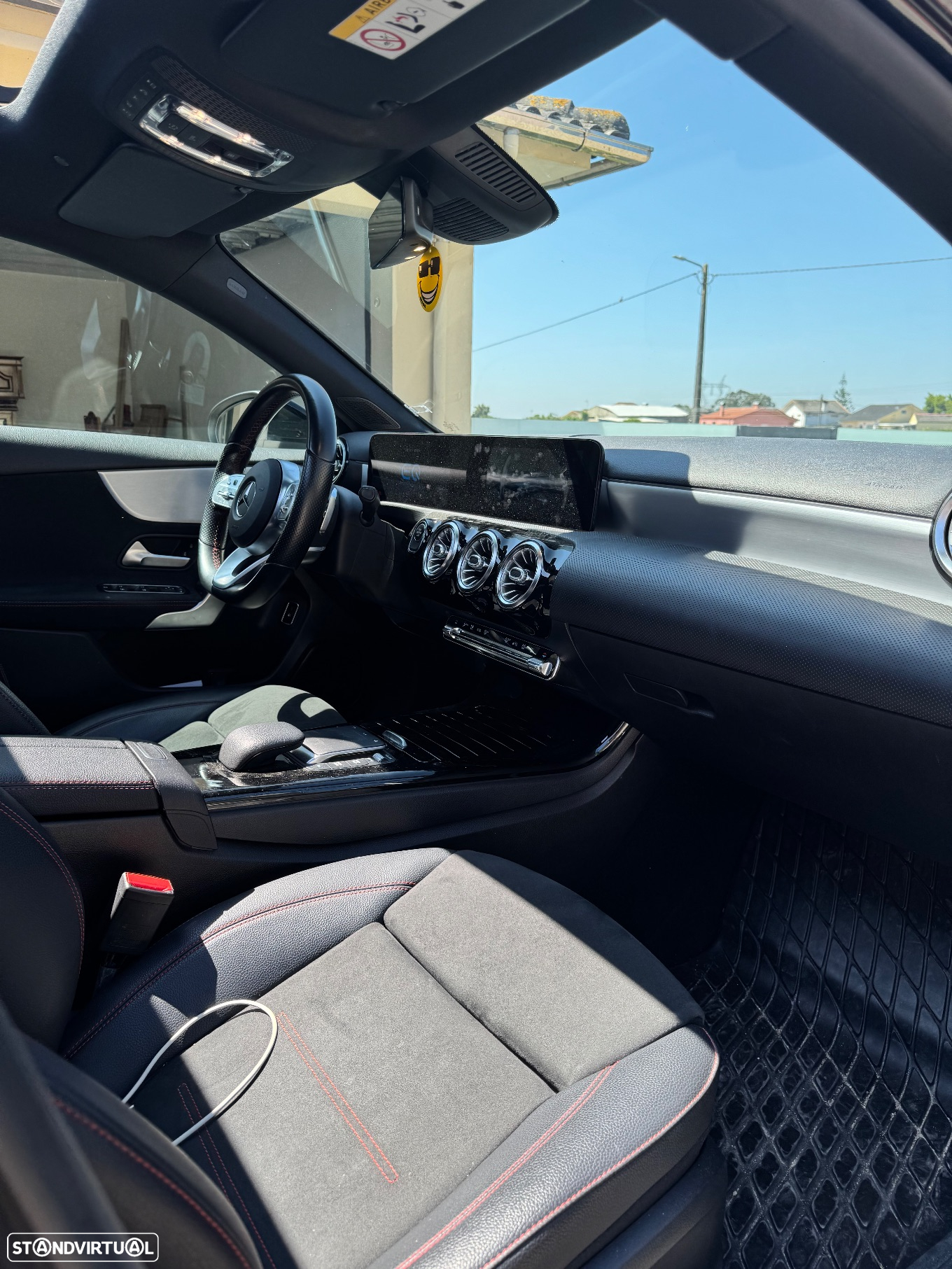 Mercedes-Benz A 250 Limousine e AMG Line - 15