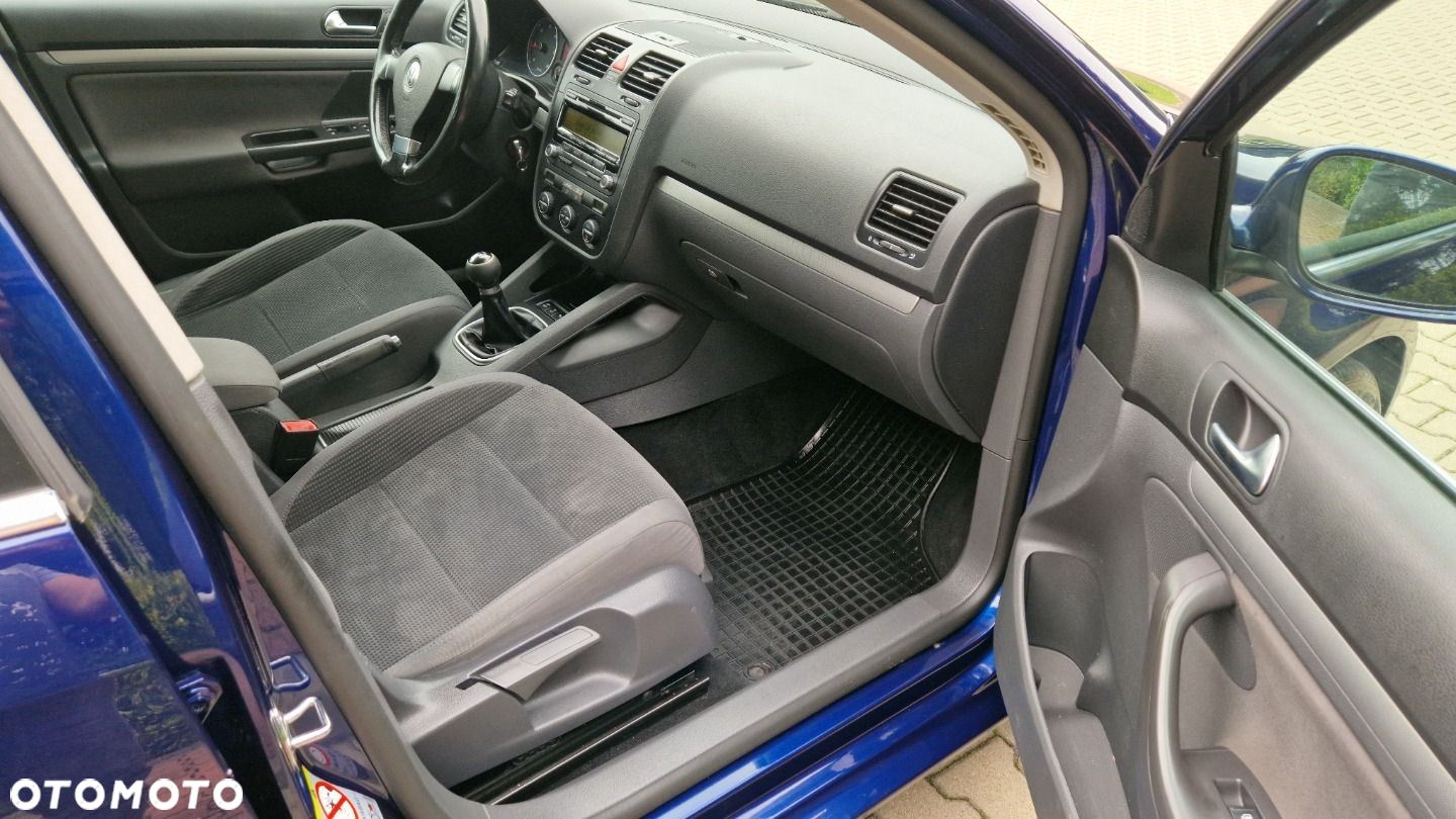 Volkswagen Golf 1.9 TDI DPF Edition BlueMotion - 17