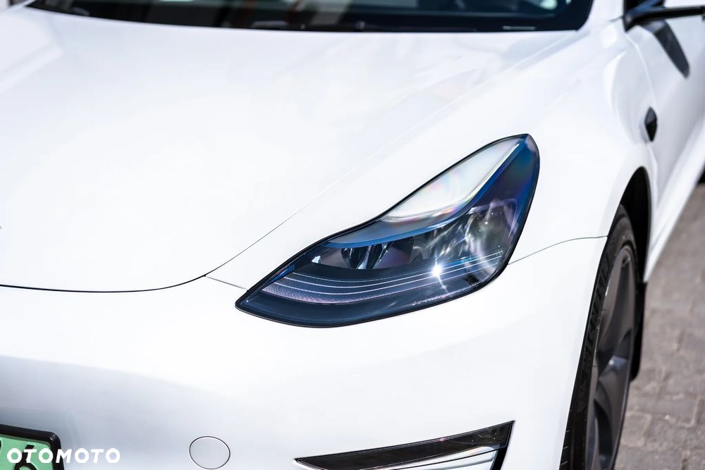 Tesla Model 3 AWD - 27