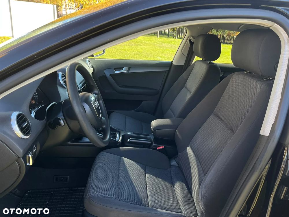 Audi A3 Sportback 1.6 Ambiente - 15