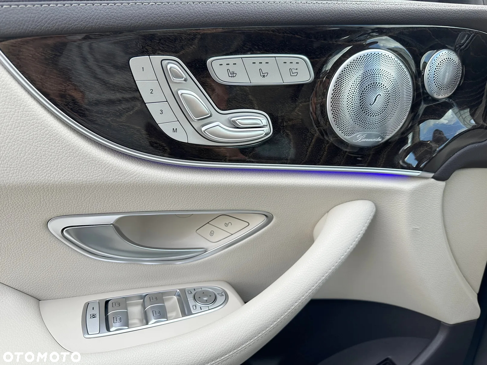 Mercedes-Benz Klasa E 300 Kabriolet 9G-TRONIC - 9