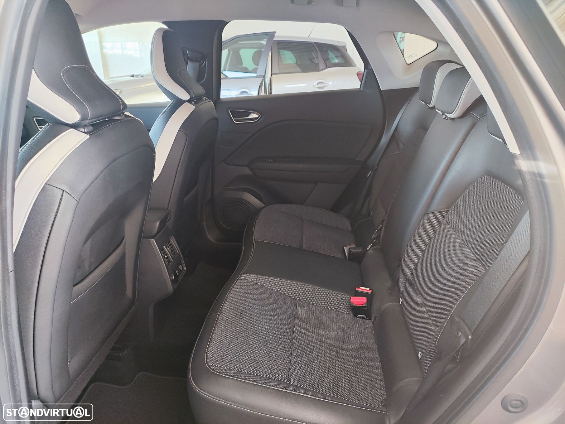 Renault Captur 1.0 TCe Exclusive - 29
