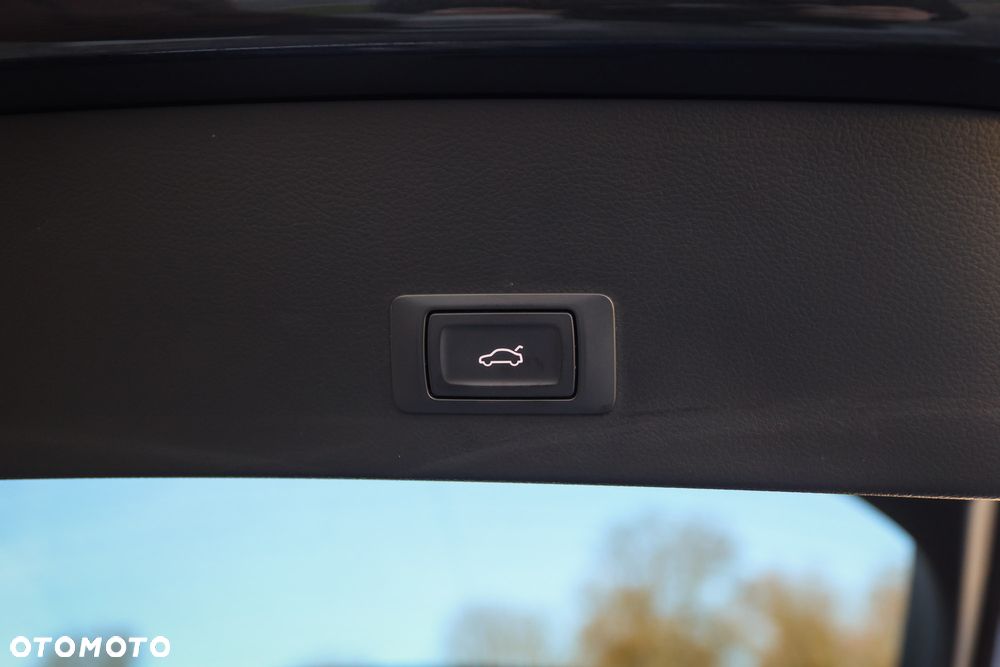 Audi A6 Avant 2.0 TDI Ultra DPF S tronic - 27