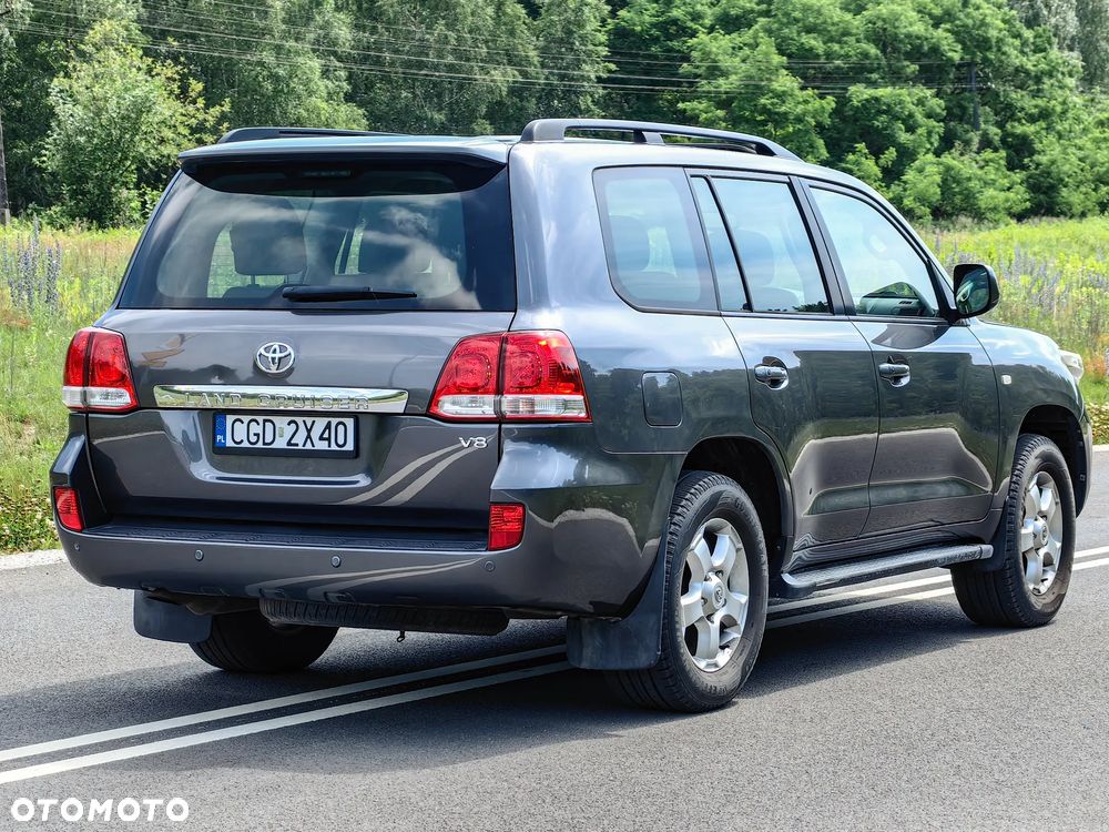 Toyota Land Cruiser - 7