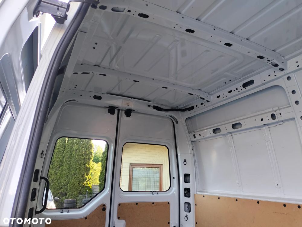 Nissan NV400 - 37