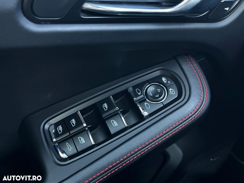 Porsche Macan - 25