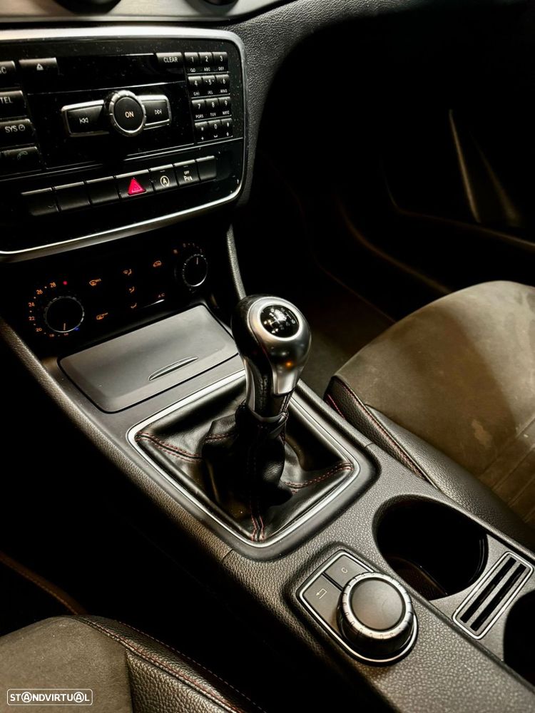 Mercedes-Benz GLA 200 d AMG Line - 37