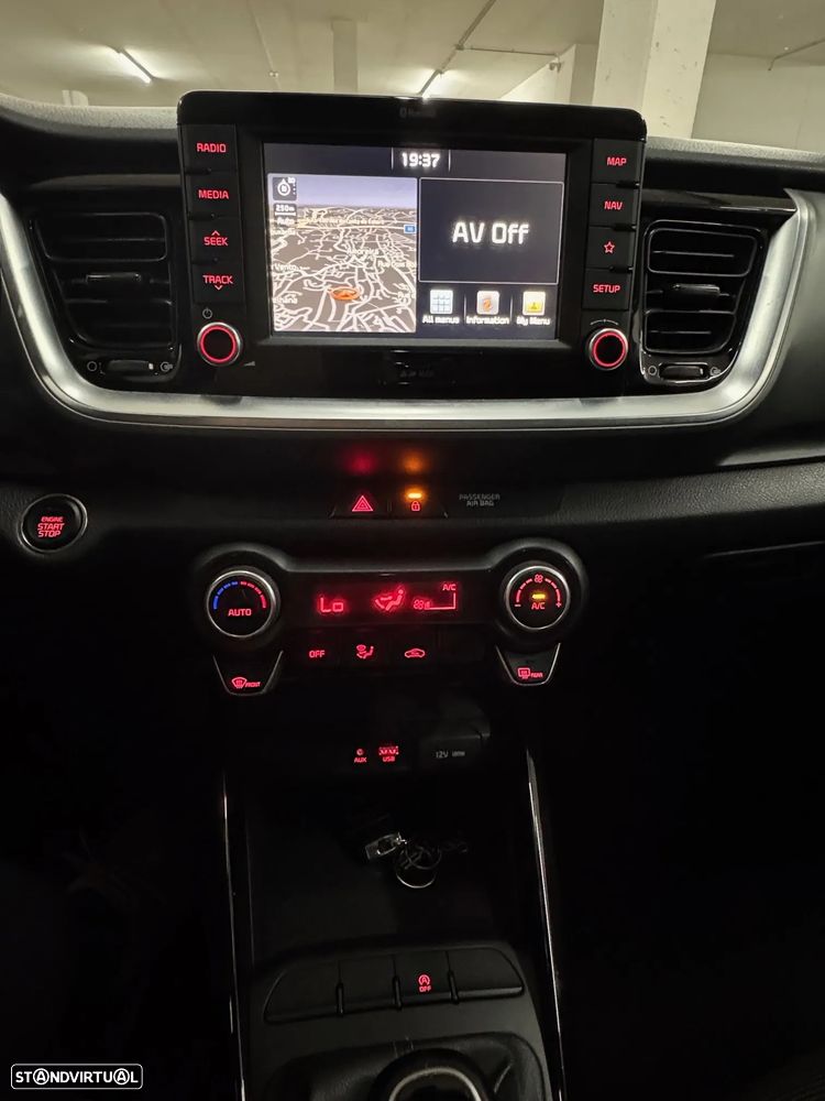 Kia Stonic 1.0 T-GDI Tech - 9