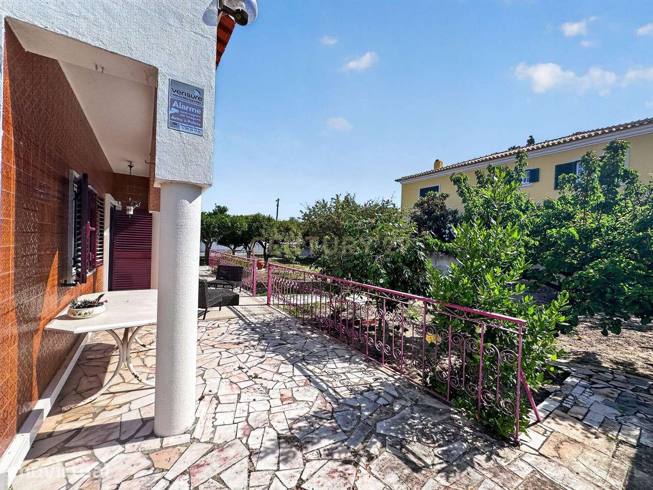 Moradia com 2 Apartamentos T3, Anexos e Grande Terreno – Quinta do Anj - Grande imagem: 3/43