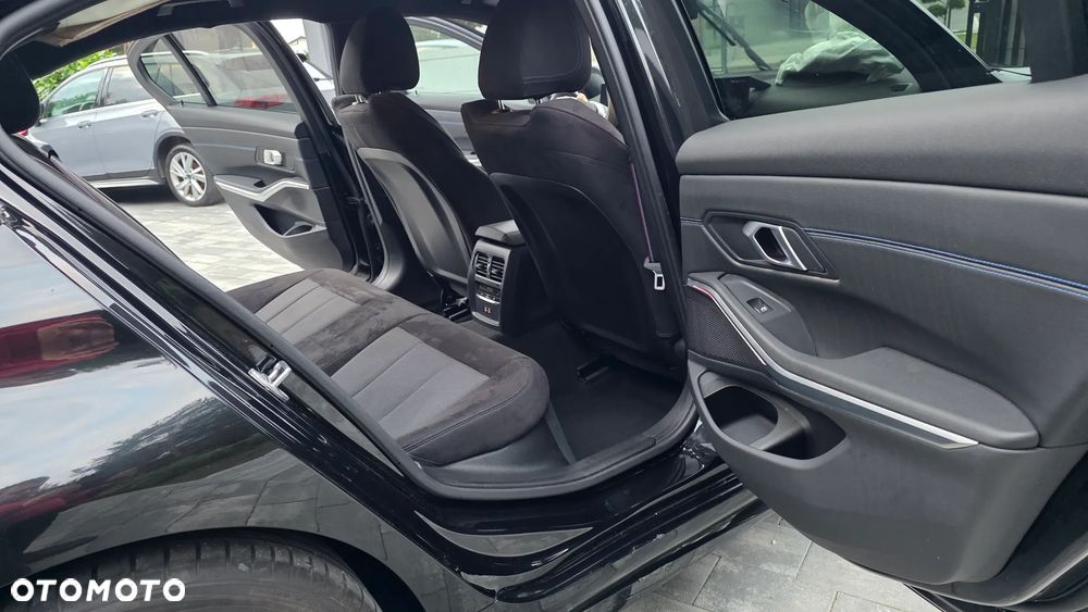 BMW Seria 3 320d xDrive MHEV Sport Line sport - 22