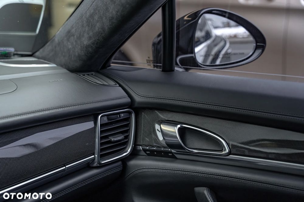 Porsche Panamera Turbo PDK - 39