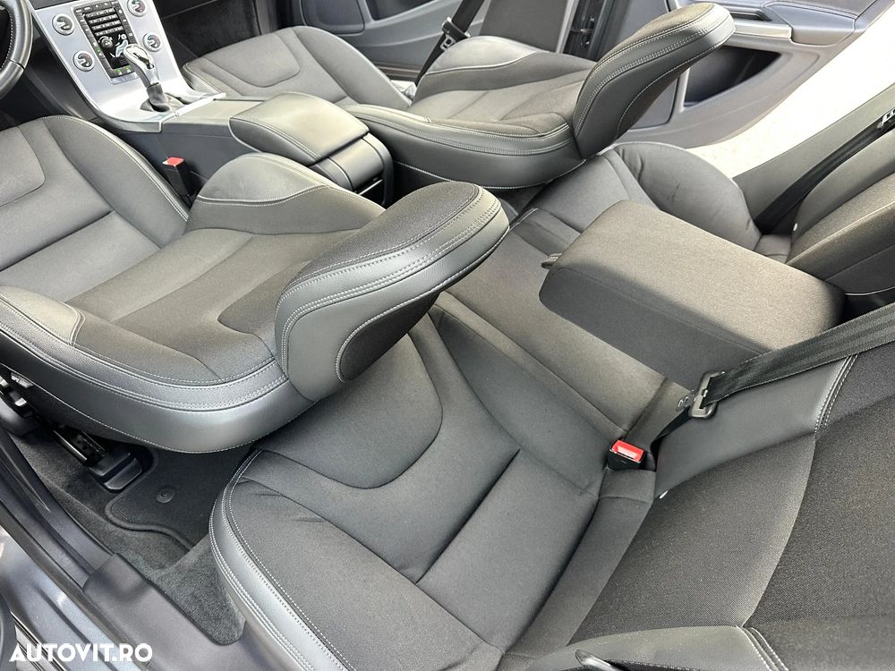 Volvo S60 D2 Geartronic Momentum - 18