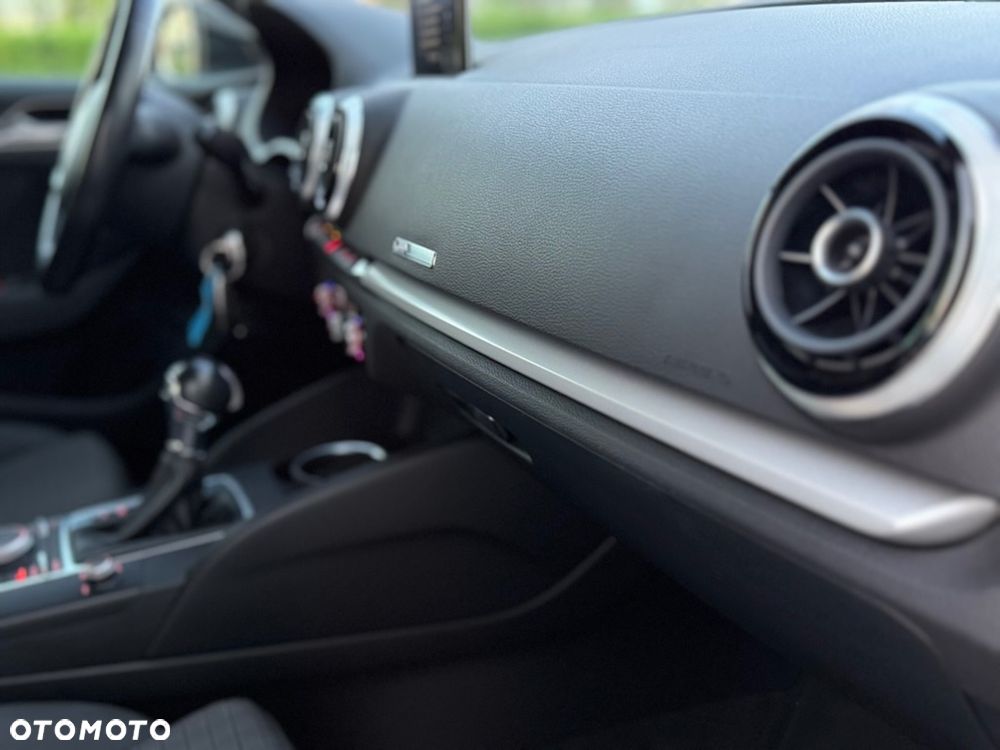 Audi A3 Sportback 2.0 TDI (clean diesel) S tronic S line Sportpaket - 27