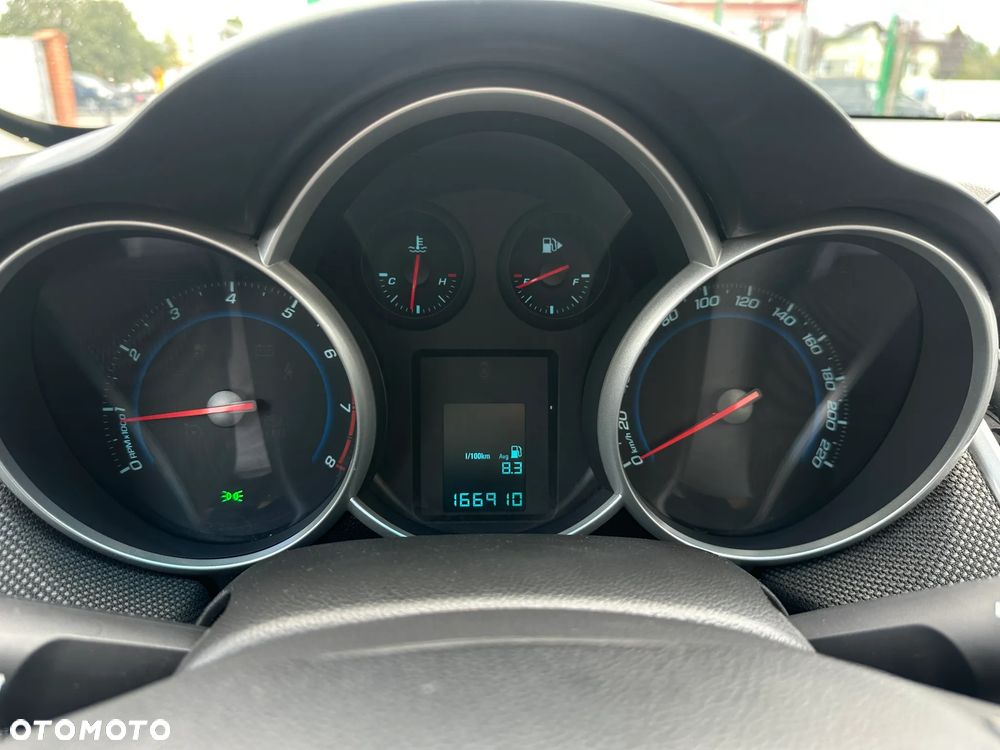 Chevrolet Cruze 1.6 LT+ - 16