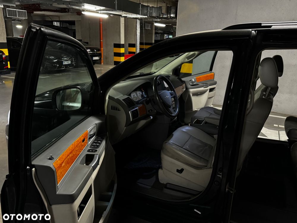 Chrysler Town & Country 4.0 Limited - 9