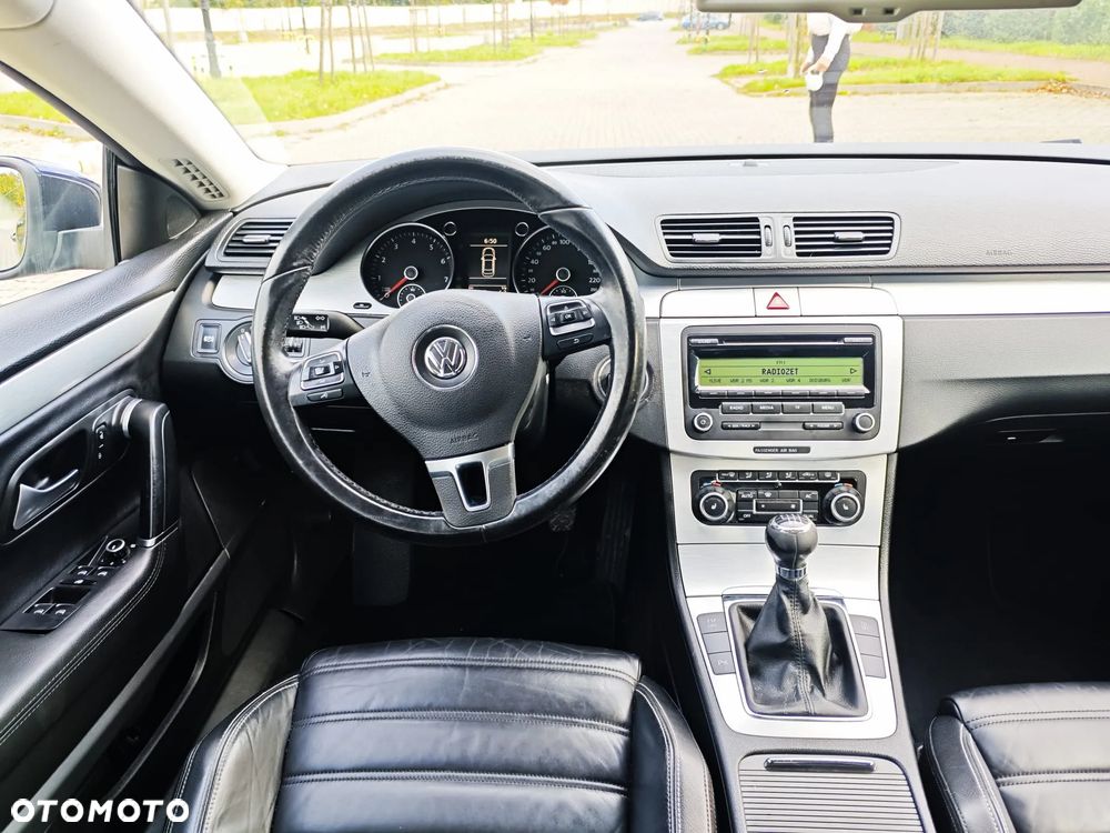 Volkswagen Passat - 22