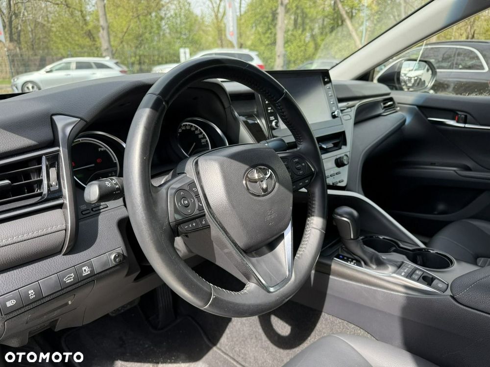 Toyota Camry - 19